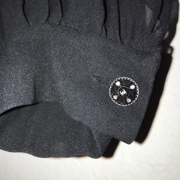 ✨SOLD✨ NEW CHANEL silk blouse - Picture 6 of 8